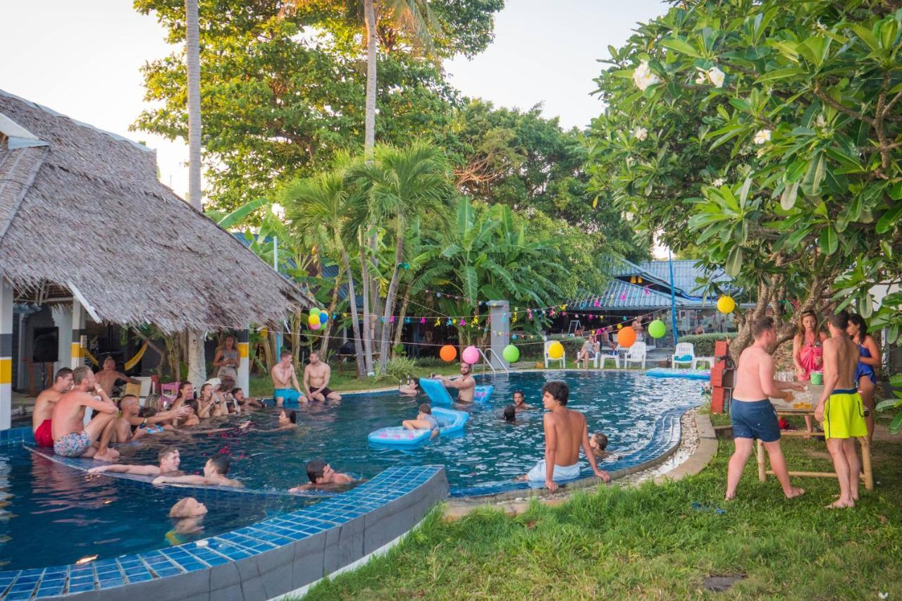 Asia Blue - Beach Hostel Hacienda Ko Pha Ngan Bagian luar foto