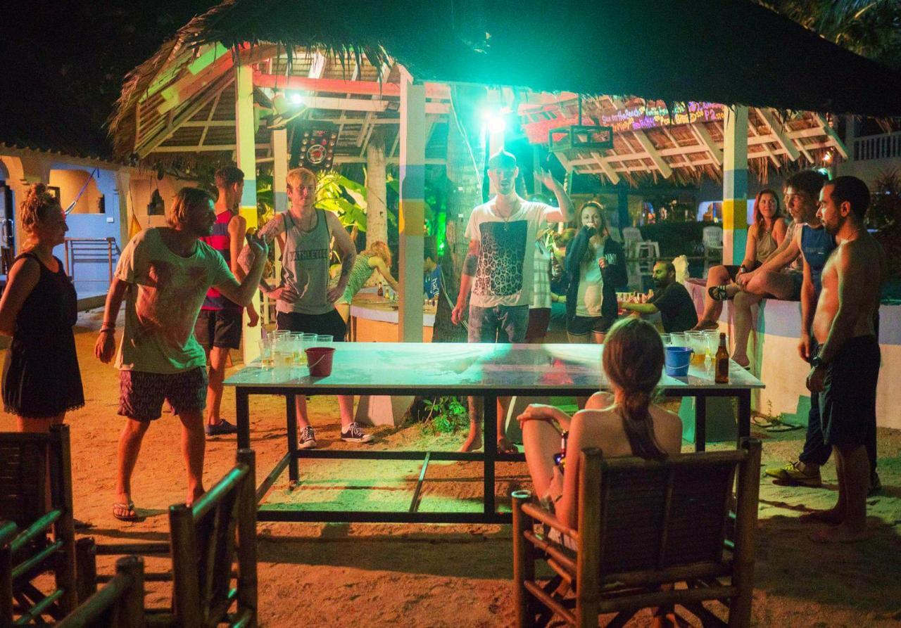 Asia Blue - Beach Hostel Hacienda Ko Pha Ngan Bagian luar foto